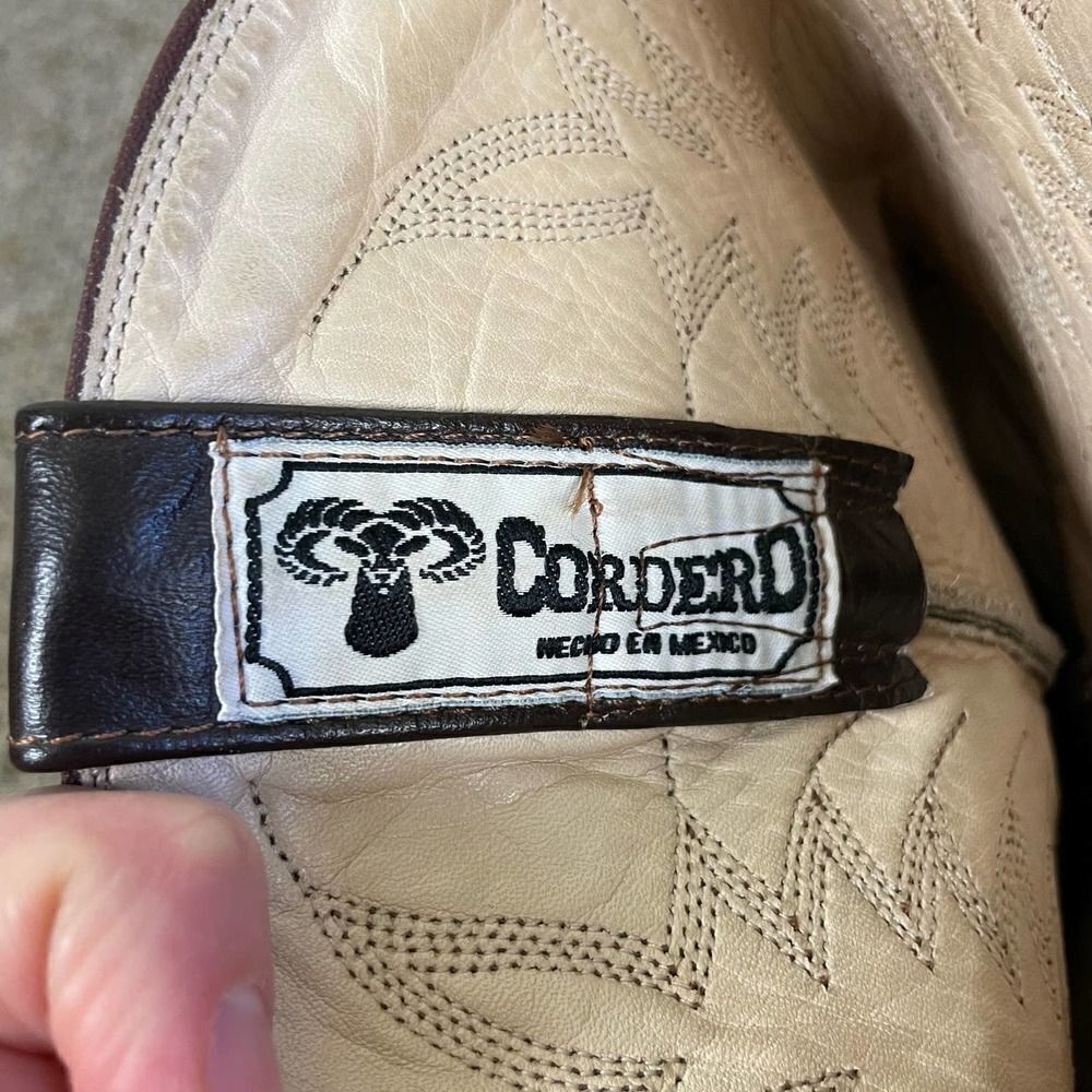 Classic Brown Western Cowboy Boots - Picture 5 of 7